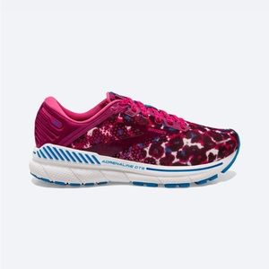 NIB  Brooks running shoe